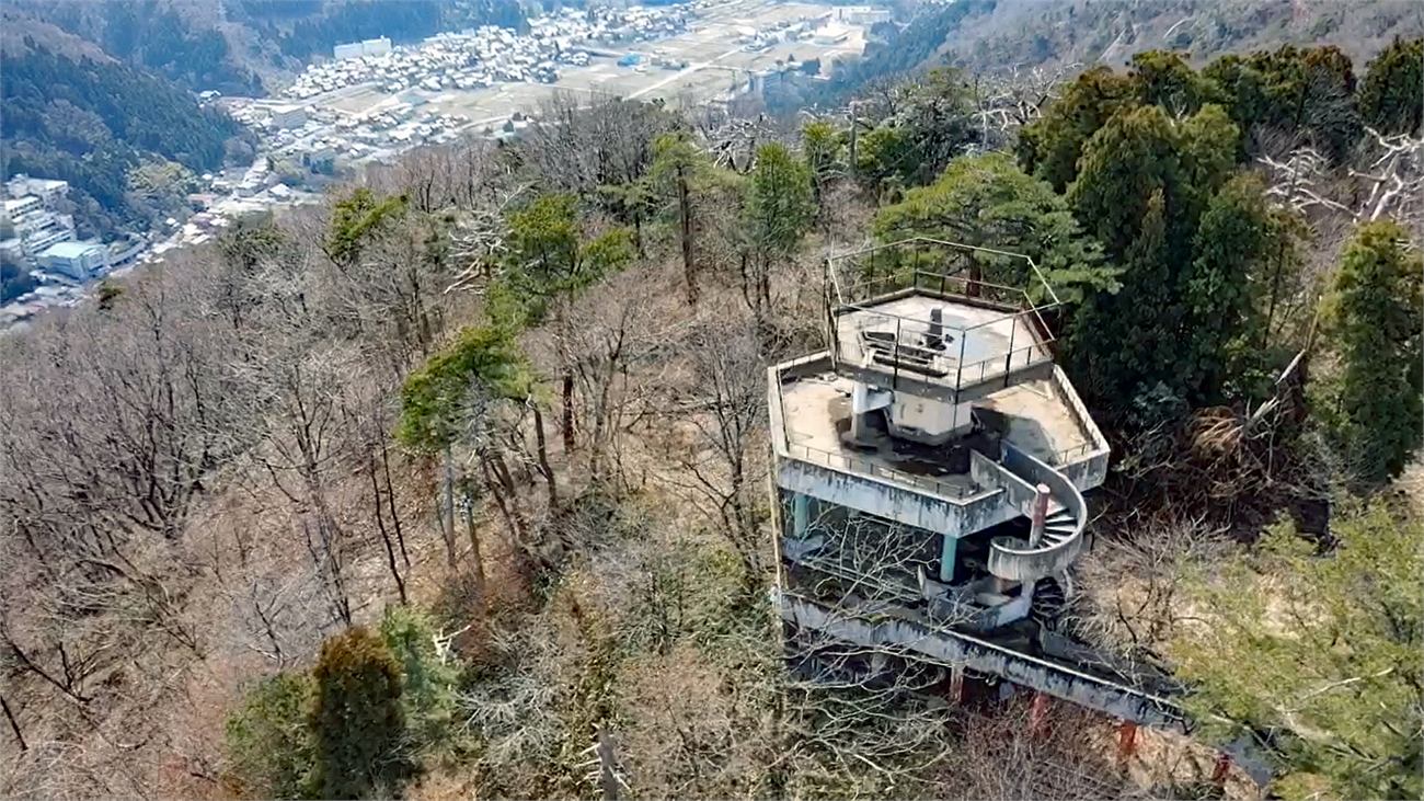 山中温泉の山中にある謎の建築物の空撮